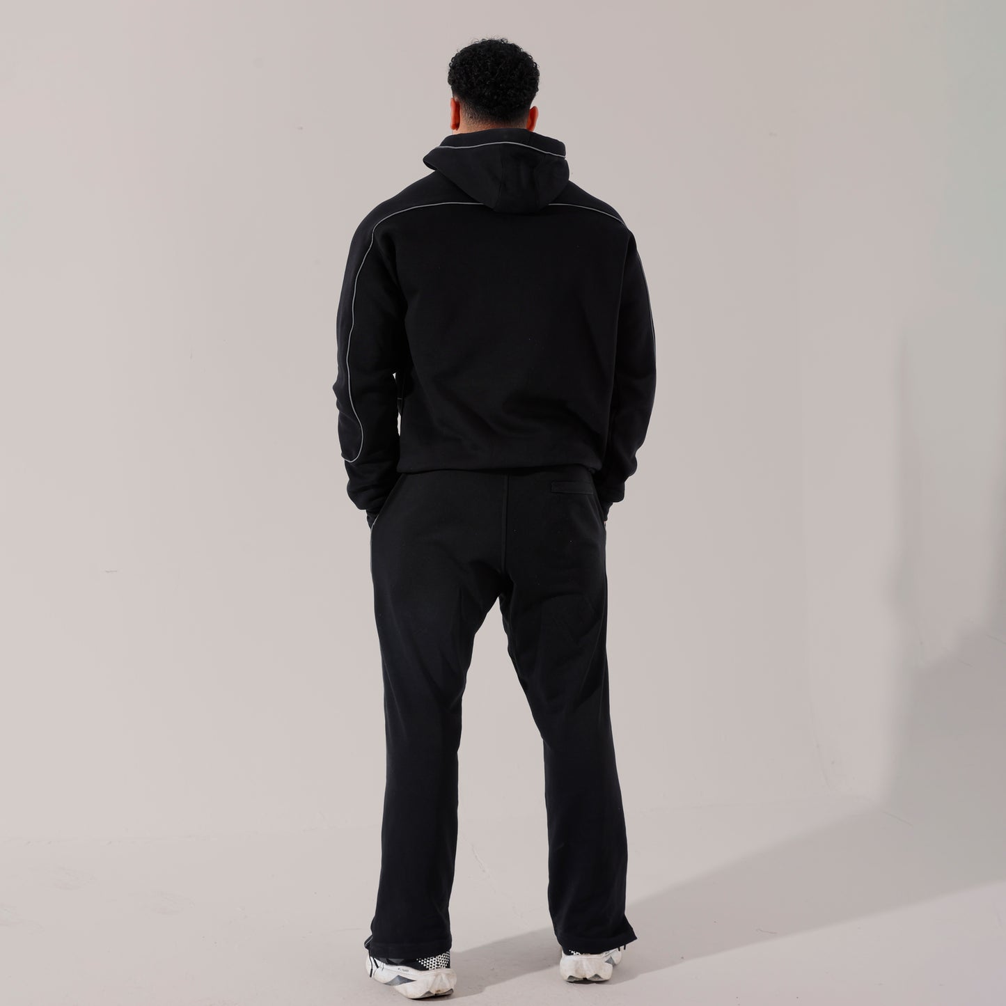 black hybrid Tech set